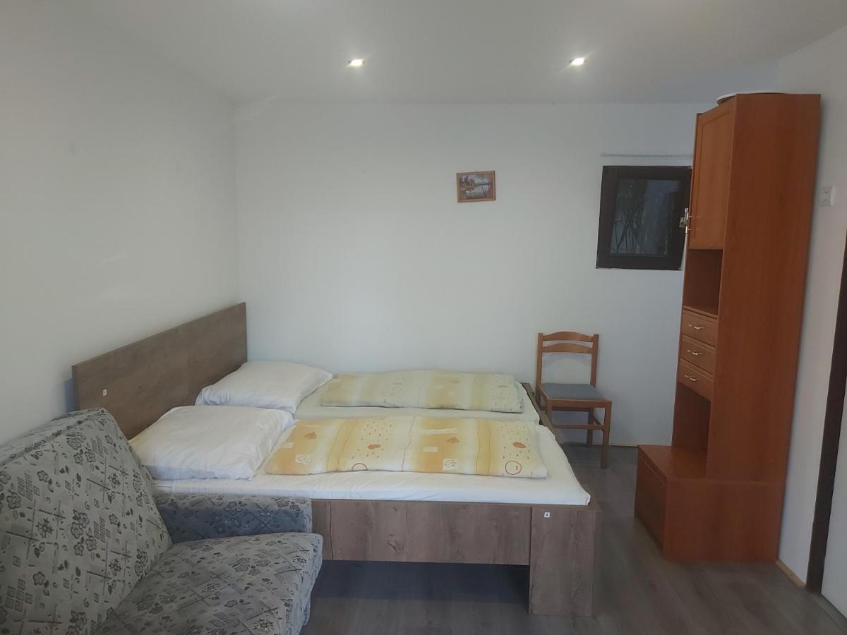 Hullám Panzió Hajdúszoboszló Esterno foto