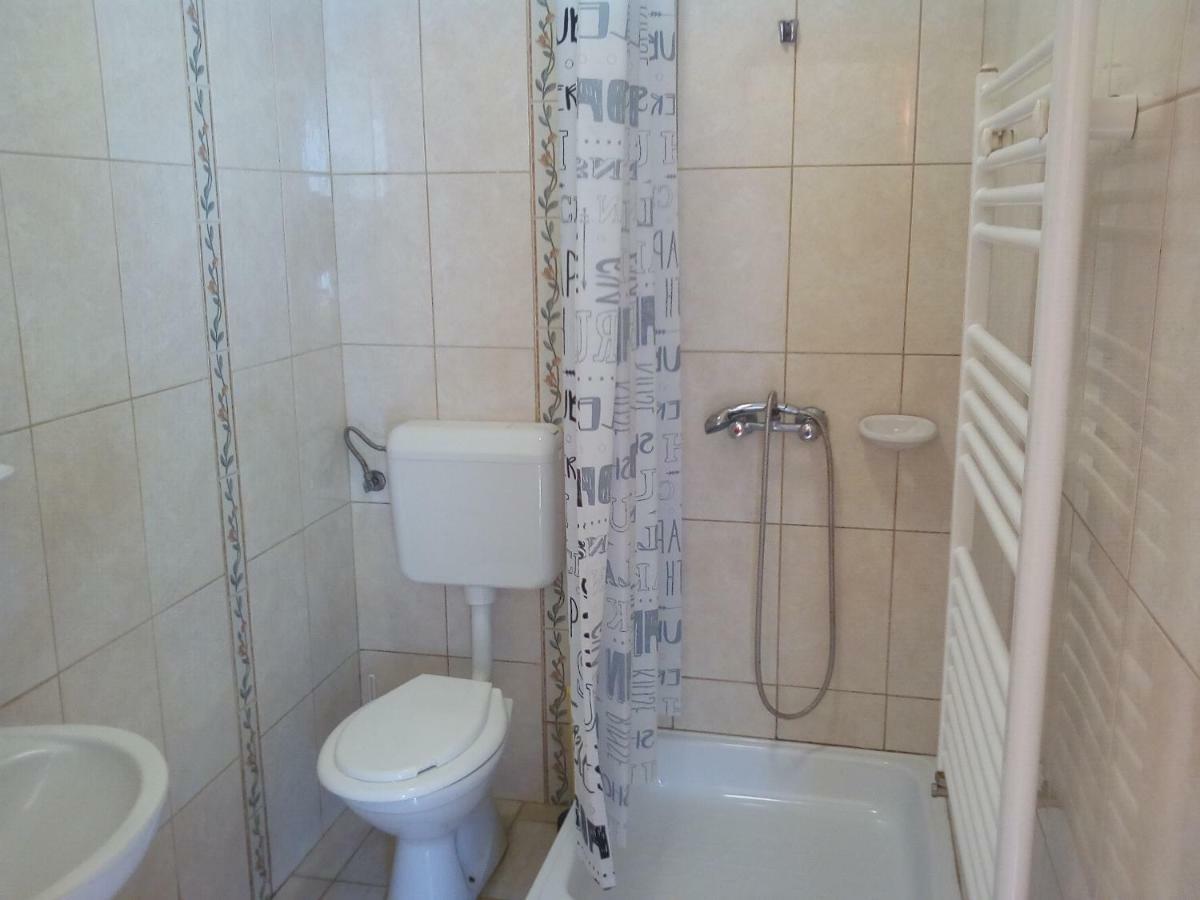 Hullám Panzió Hajdúszoboszló Esterno foto
