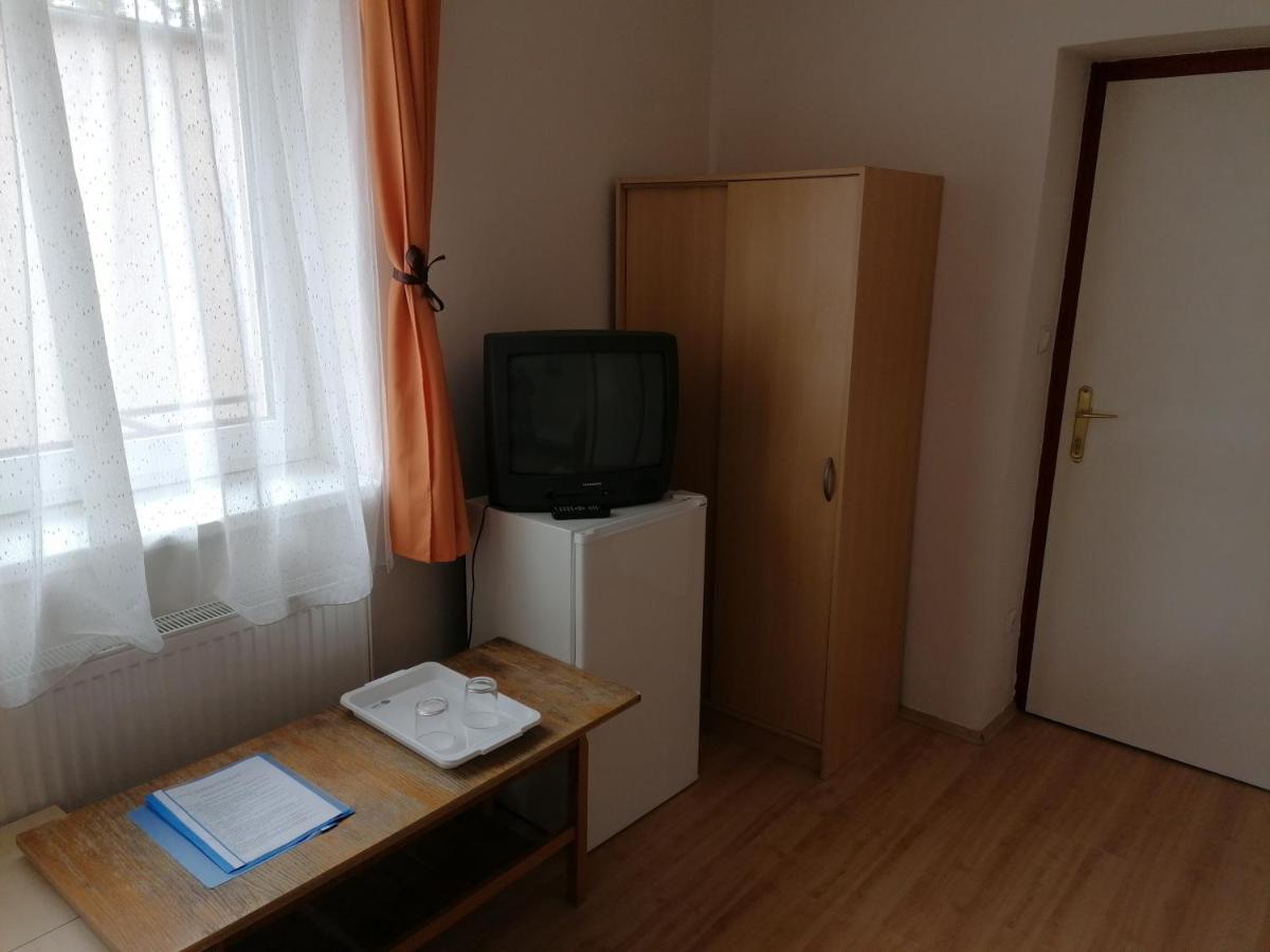 Hullám Panzió Hajdúszoboszló Esterno foto
