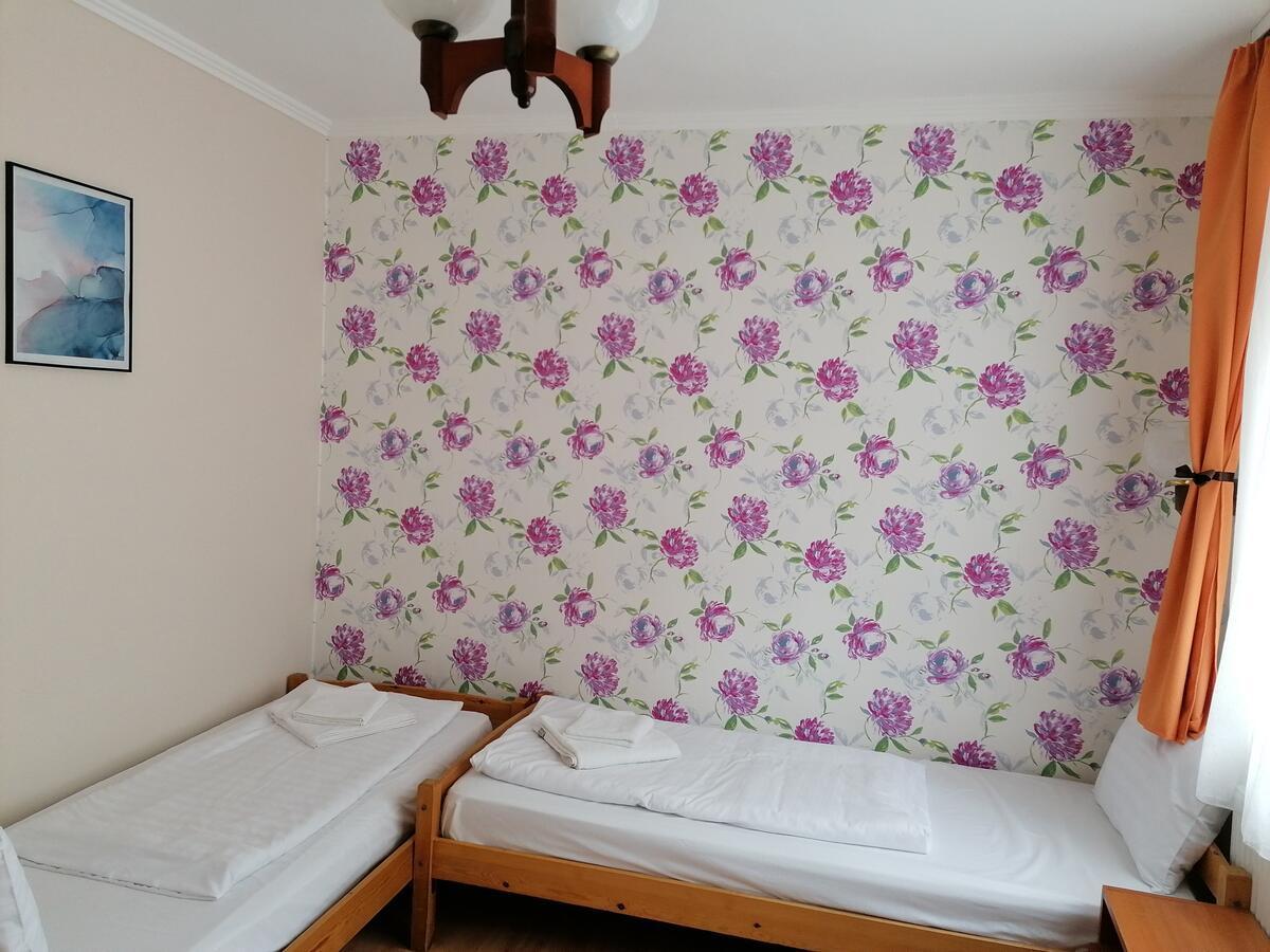 Hullám Panzió Hajdúszoboszló Esterno foto