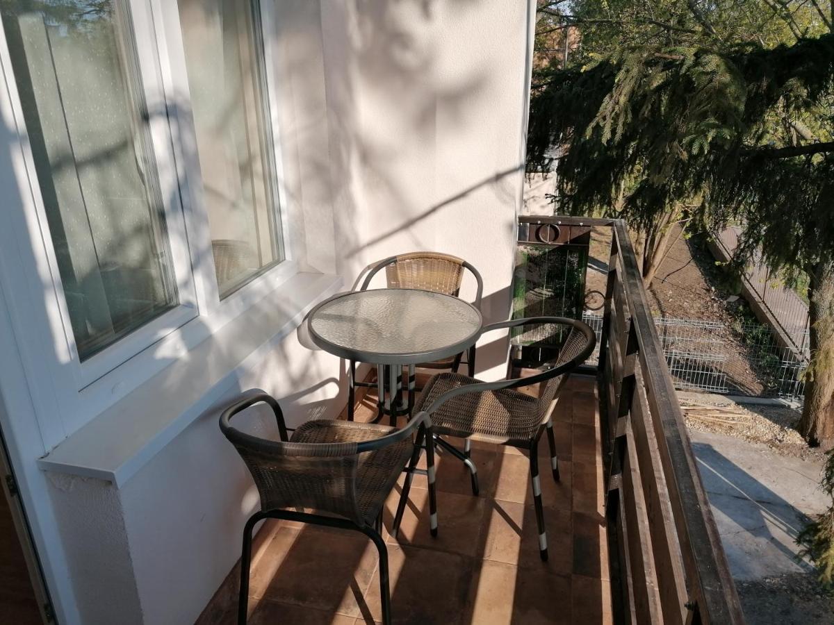Hullám Panzió Hajdúszoboszló Esterno foto